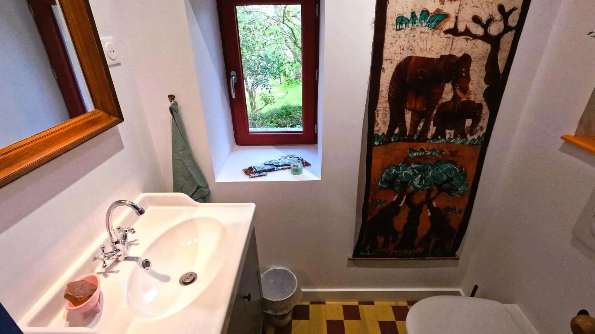 Holiday home Maison De Ferme, Prairies Sur La Colline, Etang Lanuejouls-et-Privezac