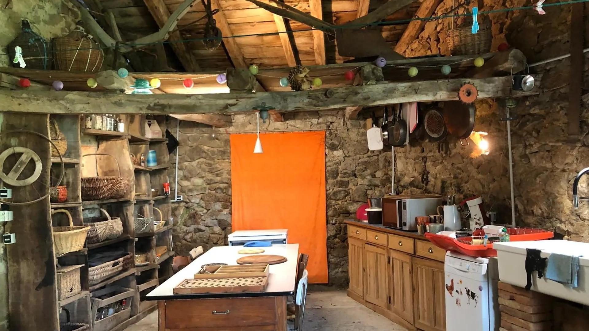 Maison De Ferme, Prairies Sur La Colline, Etang Lanuejouls-et-Privezac Holiday home
