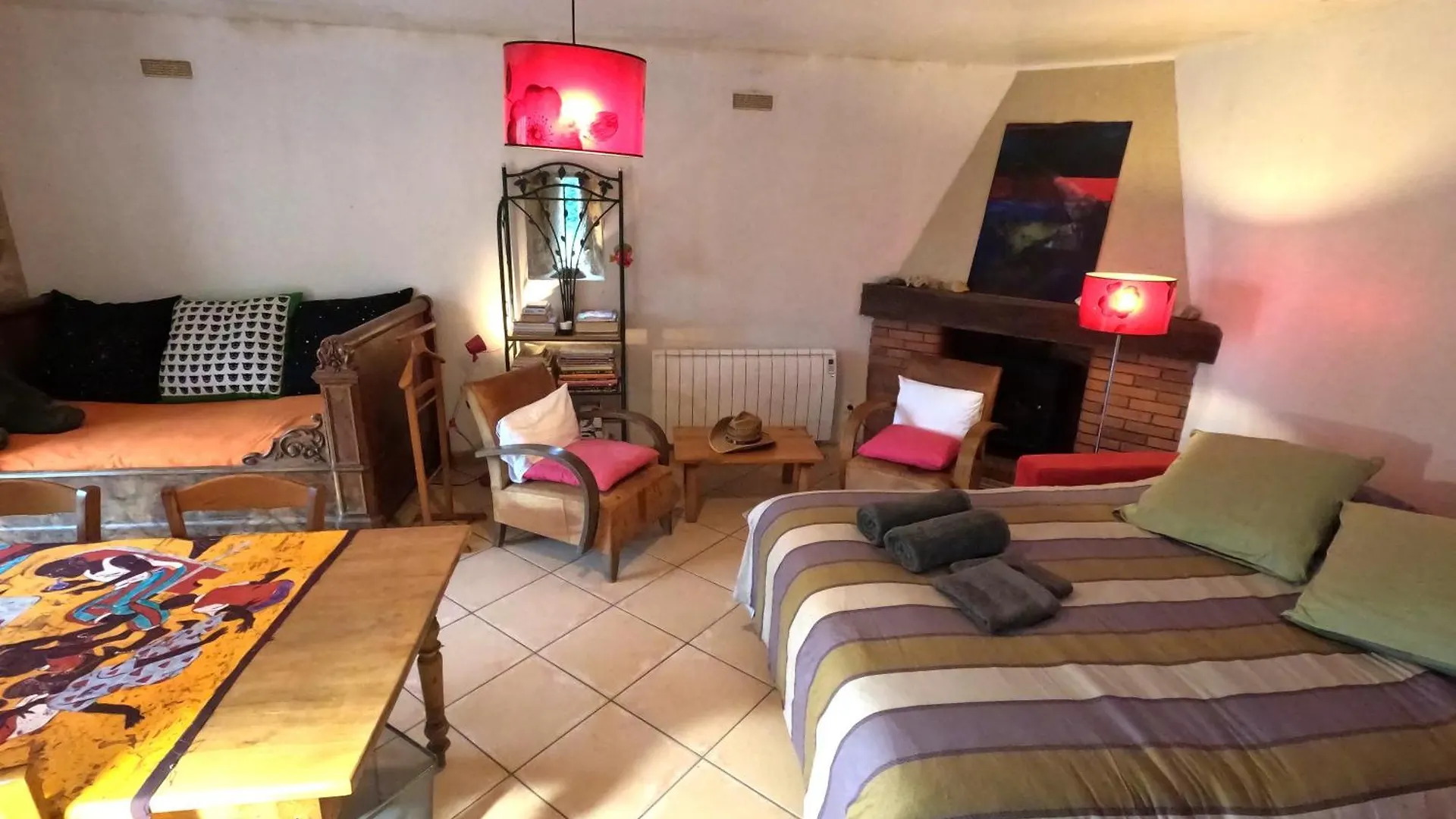 Holiday home Maison De Ferme, Prairies Sur La Colline, Etang Lanuejouls-et-Privezac